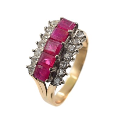 Lot 193 - A yellow gold ruby and diamond ring