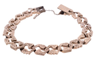Lot 94 - A yellow gold fancy link bracelet