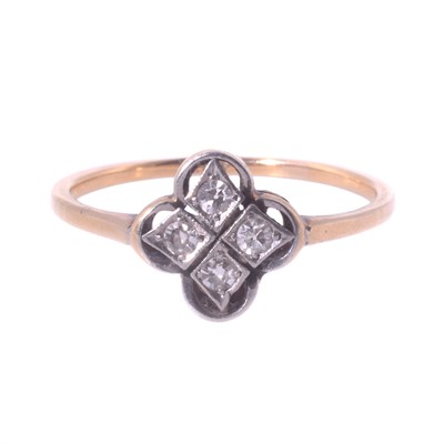 Lot 3 - An 18ct yellow gold diamond ring