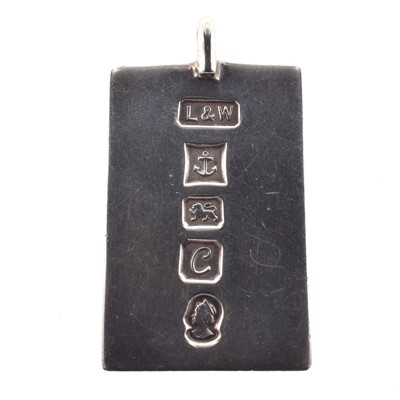 Lot 129 - A silver ingot