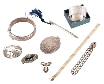 Lot 34 - A selection of nine silver items