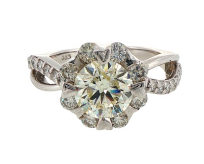 Lot 177 - A white metal 2.00 carat diamond cluster ring