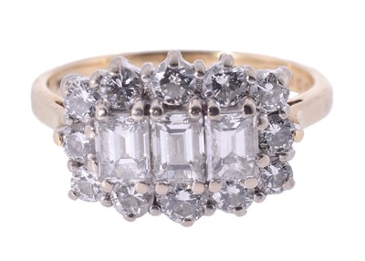Lot 148 - An 18ct yellow gold diamond cluster ring