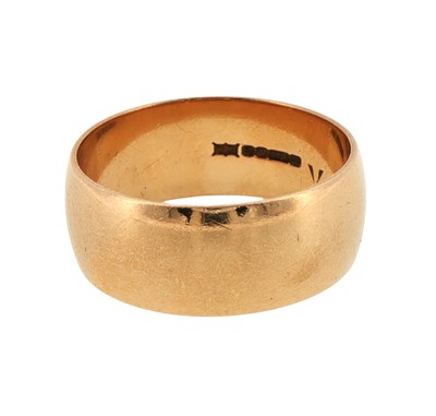 Lot 122 - A 9ct yellow gold band ring
