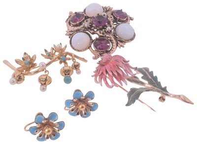 Lot 164 - A selection of costume jewellery