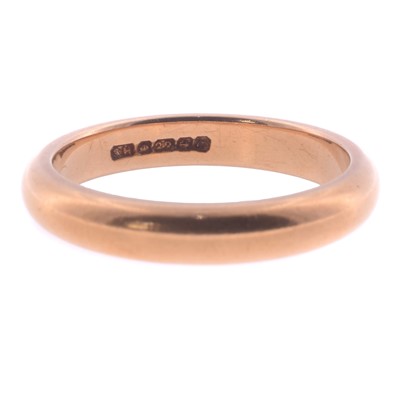 Lot 168 - A 22ct yellow gold ring