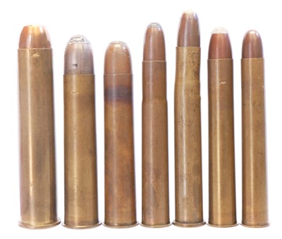 Lot Graduated sequence of eight inert nitro...