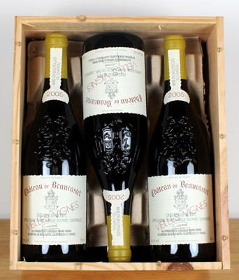 Lot 25 - 6 bottles - Chateau de Beaucastel Chateauneuf du Pape Blanc Roussanne Vieilles Vignes 2005