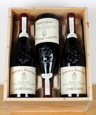 Lot 26 - 6 bottles in Previously Unopened OWC - Chateau de Beaucastel Chateauneuf du Pape 2007