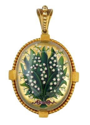 Lot 339 - A late Victorian Essex Crystal locket