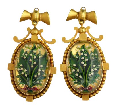 Lot 343 - A pair of late Victorian Essex Crystal earrings