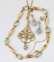 Lot 378 - 15ct gold aquamarine line bracelet; 9ct