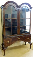 Lot 668 - Queen-Anne style display cabinet.