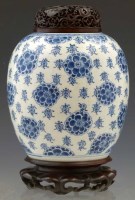 Lot 193 - Kangxi lidded jar.