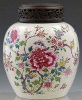 Lot 371 - Chinese globular vase, 19th century, painted in