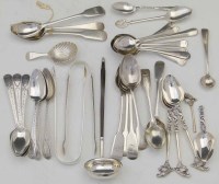 Lot 376 - Set of six George III bright cut teaspoons, a