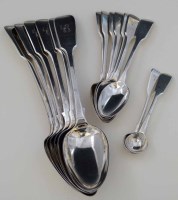 Lot 257 - Silver fiddle Pattern flatware (15)