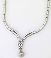 Lot 364 - 14ct (585) white gold box link necklace with an