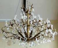 Lot 585 - Large chandelier