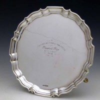Lot 359 - Silver piecrust salver, 18oz 17dwt