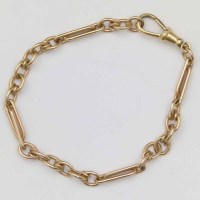 Lot 419 - Gold elongated link bracelet