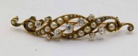 Lot 423 - Oval pearl and diamond brooch