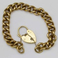 Lot 442 - Flat curb bracelet with padlock