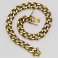 Lot 443 - 9ct gold flat curb bracelet