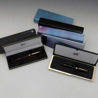 Lot 33 - Montblanc Meisterstuck fountain pen and a lady's Montblanc fountain pen