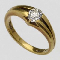 Lot 356 - 18ct gold cushion cut single stone diamond signet