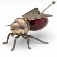 Lot 154 - Mappin and Webb Bee Honey pot