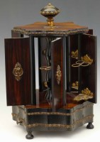 Lot 9 - Revolving cigar case.