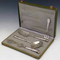 Lot 150 - French cased dessert serving set.