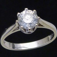 Lot 195 - Single stone round brilliant diamond ring