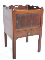 Lot 472 - George III mahogany bedside commode