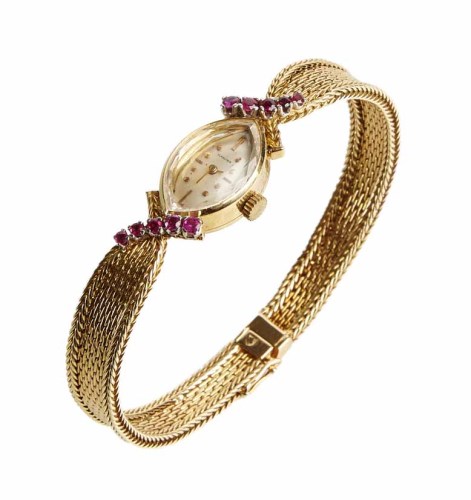 Lot 298 - An 18ct gold Blancpain dress watch