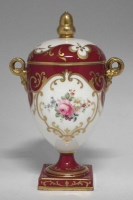 Lot 110 - Wedgwood lidded vase.