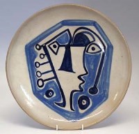 Lot 160 - Charger in the style of Picasso.