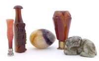 Lot 4 - Jade shi-shi and two seals together with a