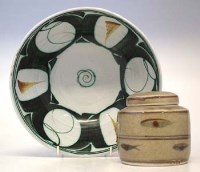 Lot 120 - David Leach lidded jar and an Edgar Campbell