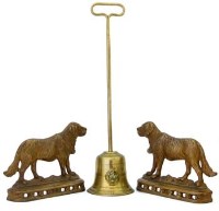 Lot 37 - 19th century doorstop and a pair of dog
