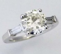 Lot 333 - 18k white gold single stone diamond ring, round