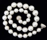 Lot 375 - South Seas cultured pearl necklace on a silver