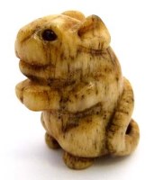 Lot 415 - Stag horn netsuke of a rat