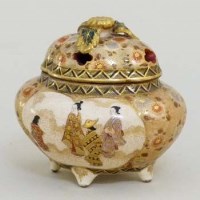 Lot 297 - Small satsuma koro and cover.
