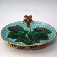 Lot 346 - George Jones fox dish.