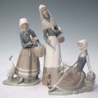 Lot 395 - Three Lladro Shepherdess figures