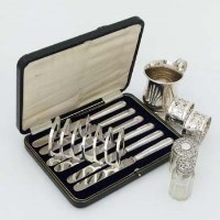 Lot 520 - Group of silver items