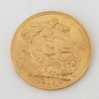 Lot 587 - 1911 sovereign.