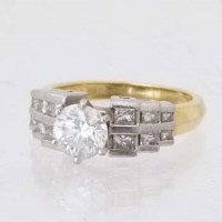 Lot 600 - 18ct gold and platinum diamond ring with princess